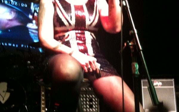 Punk-Veteranentreff: Monique beim “Joe Strummer Tribute”